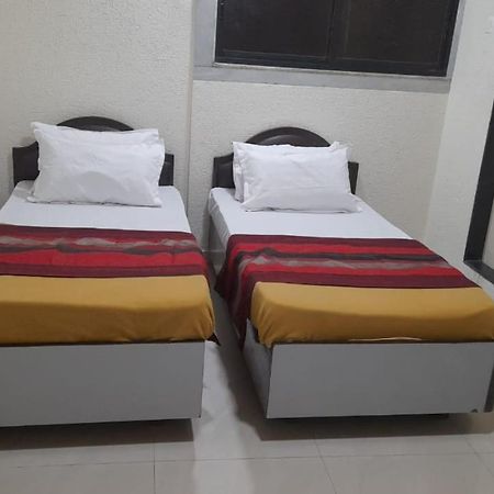Shraddha Hotel Mumbai Exterior photo
