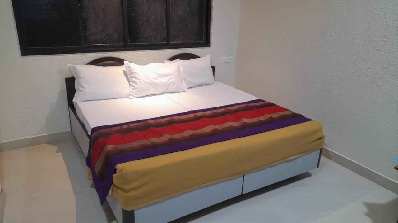 Shraddha Hotel Mumbai Exterior photo