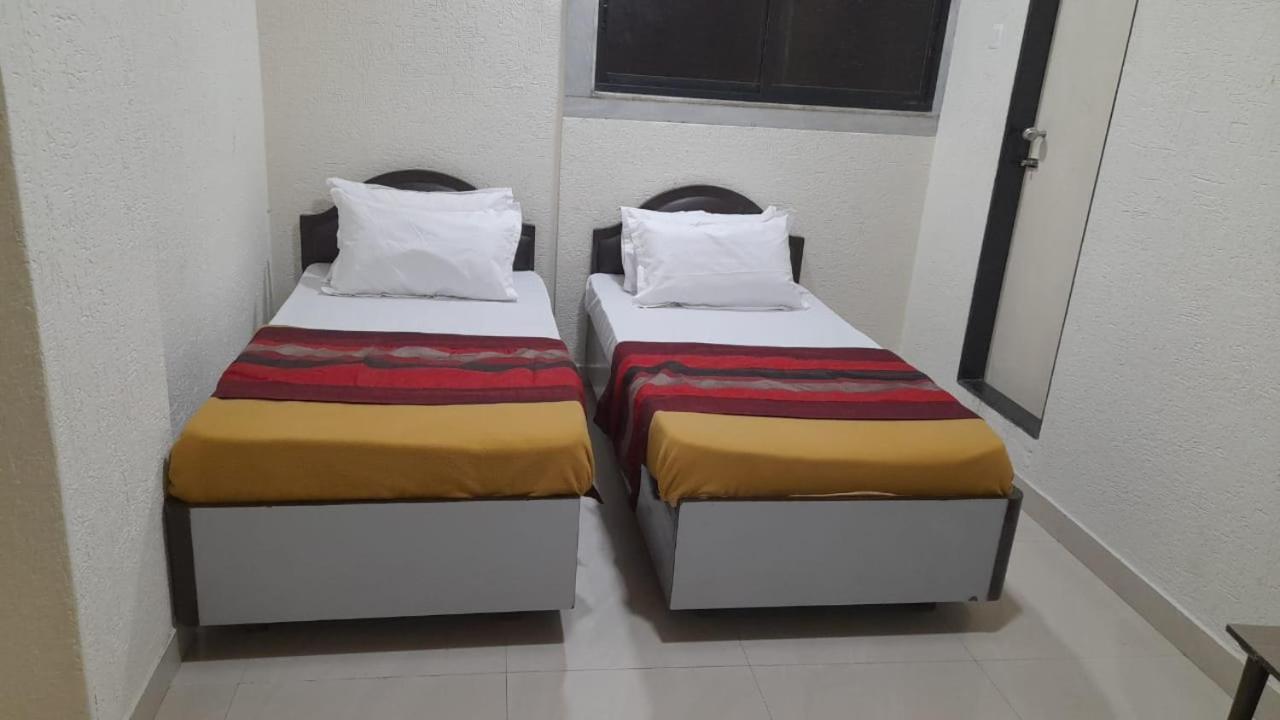 Shraddha Hotel Mumbai Exterior photo